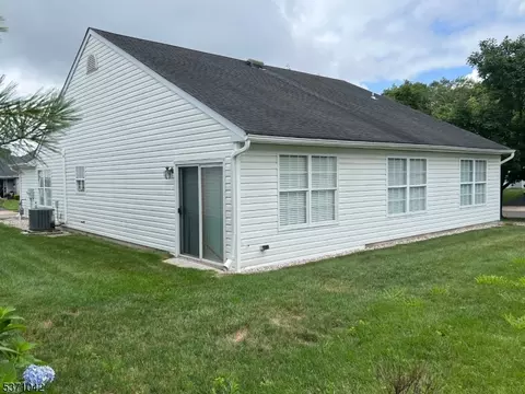 2 Mayapple Dr, Brick Twp, NJ 08724 photo 3