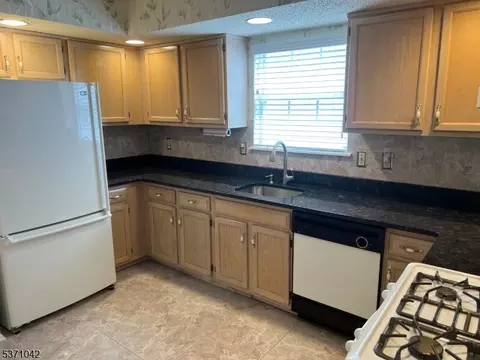 2 Mayapple Dr, Brick Twp, NJ 08724 photo 11