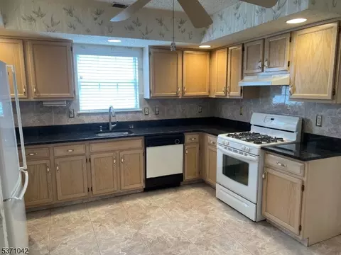 2 Mayapple Dr, Brick Twp, NJ 08724 photo 10