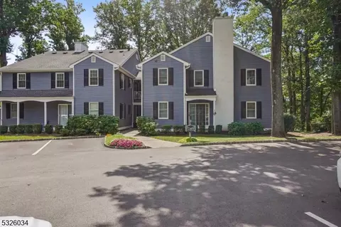 41 Countryside Dr, Basking Ridge, NJ 07920