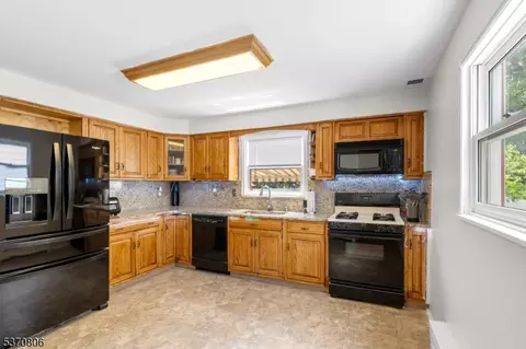 1436 E Front St, Plainfield, NJ 07062 photo 9