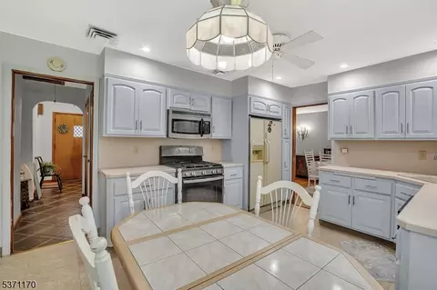 42 Cecilia Dr, Wayne, NJ 07470 photo 10