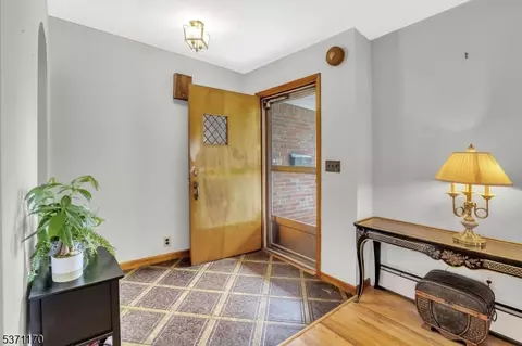 42 Cecilia Dr, Wayne, NJ 07470 photo 4