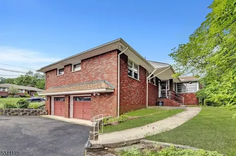 42 Cecilia Dr, Wayne, NJ 07470 photo 2