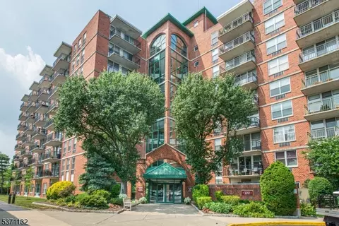 300 Main St #716, Little Falls, NJ 07424