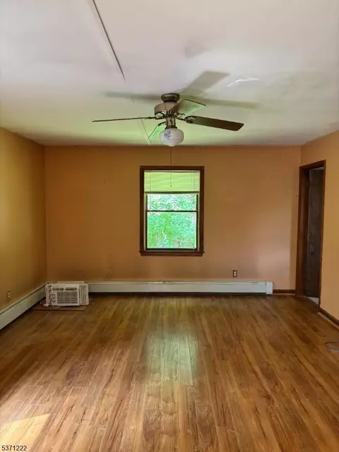 84 Alder Ter, Wantage, NJ 07461