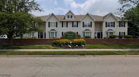 11 Chanda Ct, Clifton, NJ 07012