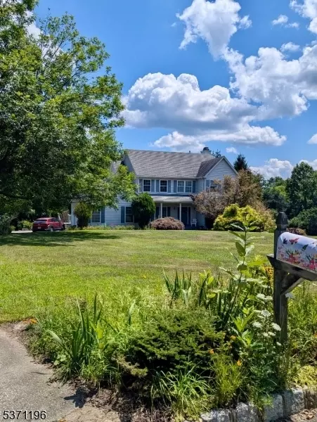 5 Edgewood Ter, Randolph, NJ 07869