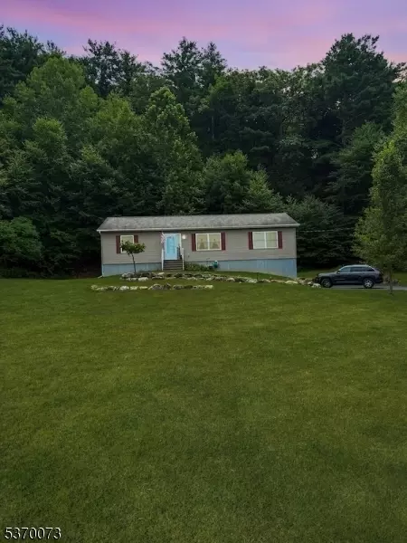 40 Clove Rd, Montague, NJ 07827