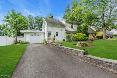 90 Ridge Rd, Rahway, NJ 07065