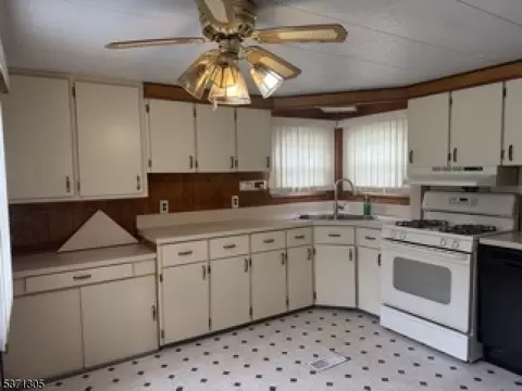 93 Mount Pleasant Avenue C2 #C2, Dover, NJ 07801 photo 3
