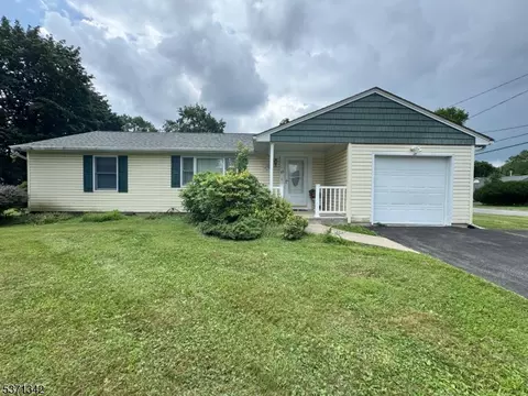 103 Connie Ter, Hackettstown, NJ 07840