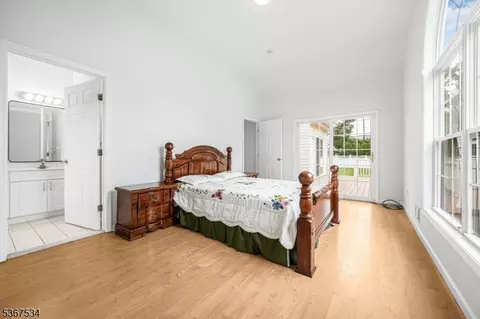 2 Eileen Ct, Parsippany, NJ 07054 photo 12