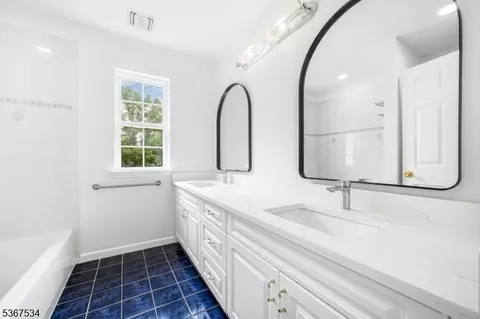 2 Eileen Ct, Parsippany, NJ 07054 photo 25