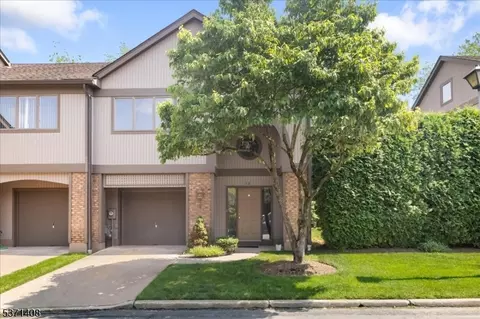10 Maltese Dr, Fair Lawn, NJ 07410