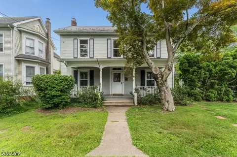 139 4th St, Belvidere, NJ 07823