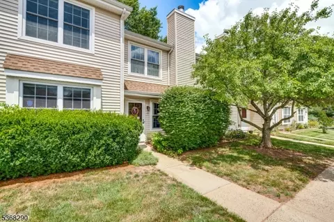 43 Nottingham Way, Somerset, NJ 08873