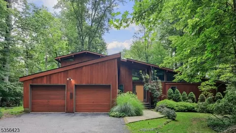 21 Water Ln, Berkeley Heights, NJ 07922