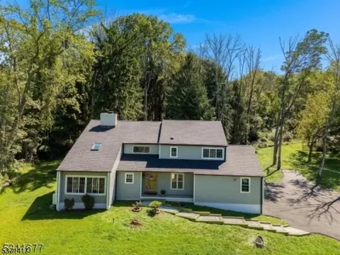 23 Turtleback Rd, Califon, NJ 07830