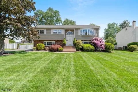 43 Donna Dr, Fairfield, NJ 07004
