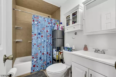 557 Howard Ave, Middlesex, NJ 08846 photo 6