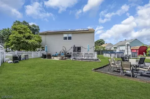 557 Howard Ave, Middlesex, NJ 08846 photo 13