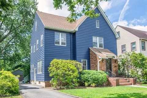 33 Stephen St, Montclair, NJ 07042