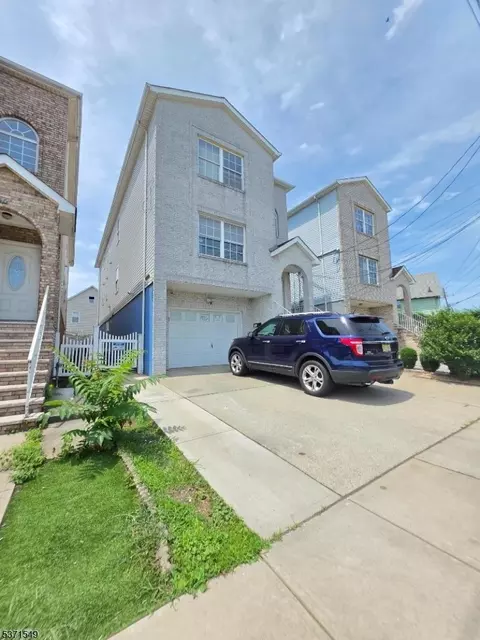 618 Bond St, Elizabeth City, NJ 07206
