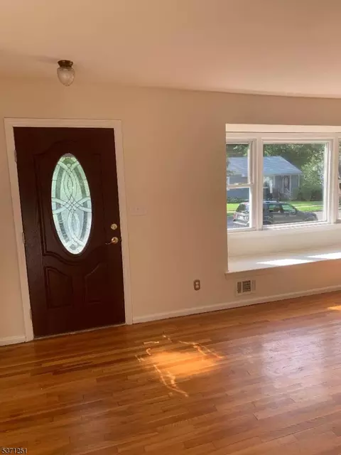 46 Brook Dr, Dover, NJ 07801 photo 2