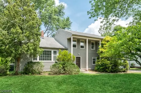 26 Deauville Dr, Parsippany, NJ 07054