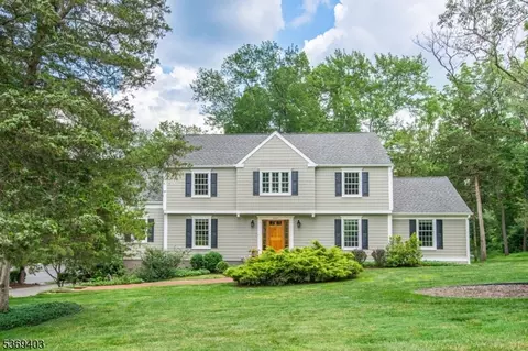 330 Grist Mill Dr, Basking Ridge, NJ 07920