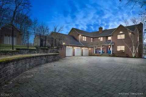 91 Chincopee Rd, Jefferson, NJ 07849