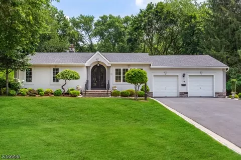 14 Knollcroft Ter, East Hanover, NJ 07936