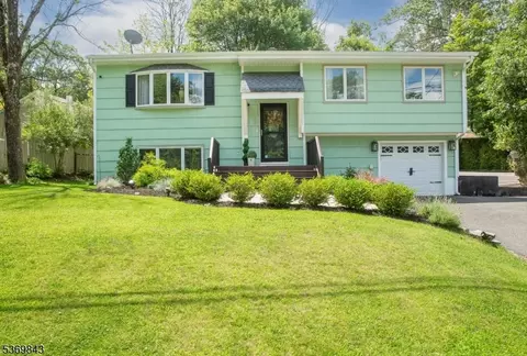 32 Eugene Rd, Hopatcong, NJ 07843