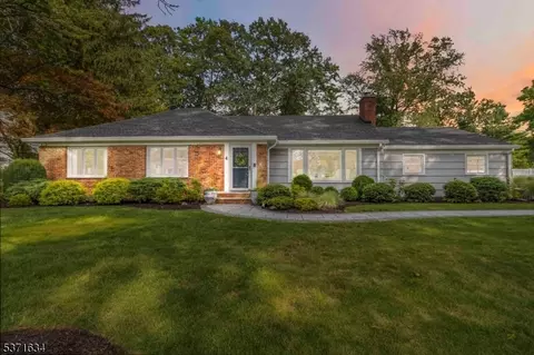 4 Allen Dr, Morristown, NJ 07960