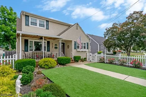 229 Harris Ave, Middlesex, NJ 08846