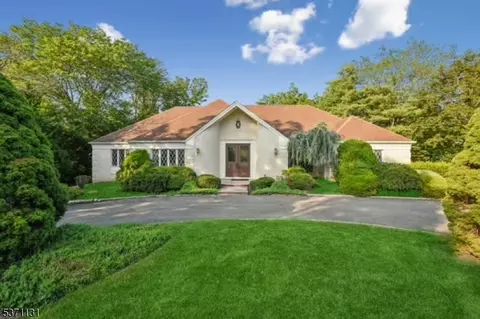 14 Post Ln, Livingston, NJ 07039