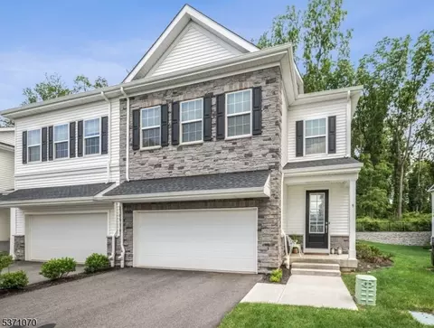 9 Myers Ter, Morris Plains, NJ 07950