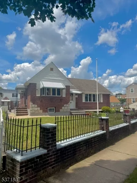 15 Kipp Pl, Paterson, NJ 07513
