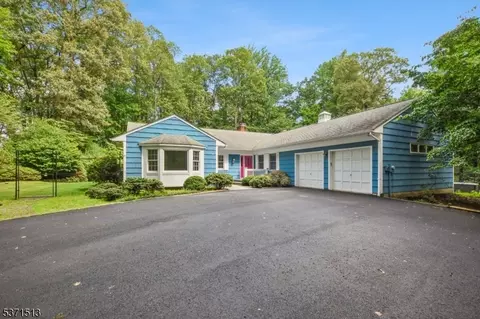 41 Twin Brooks Trl, Chester, NJ 07930
