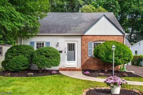 272 Forest Dr, Union, NJ 07083