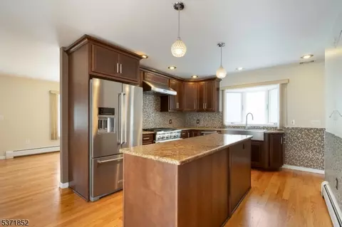 118 Monroe St, Haskell, NJ 07420