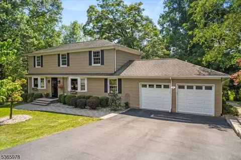 15 Woodland Ter, High Bridge, NJ 08829