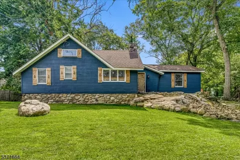 168 W Shore Trl, Sparta, NJ 07871
