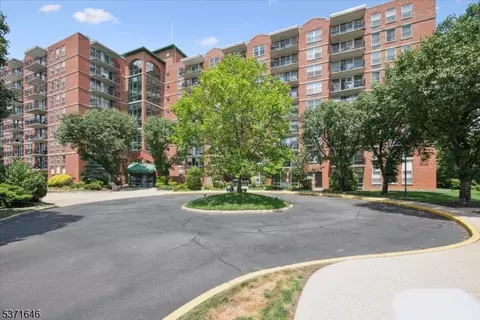 300 Main St UNIT 608, Little Falls, NJ 07424