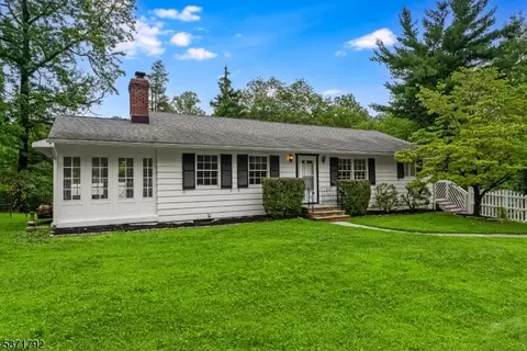 109-111 Anderson Hill Rd, Bernardsville, NJ 07924