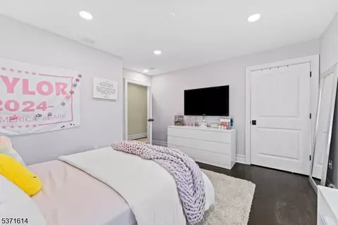 56 Bartell Pl, Clark, NJ 07066 photo 22