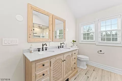56 Bartell Pl, Clark, NJ 07066 photo 16