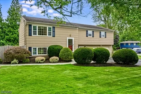 12 Alcor Rd, Randolph, NJ 07869