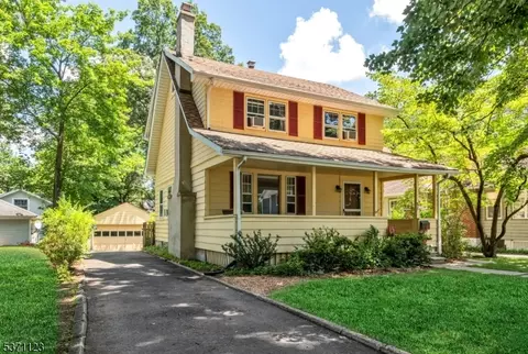 15 Oak St, Allendale, NJ 07401